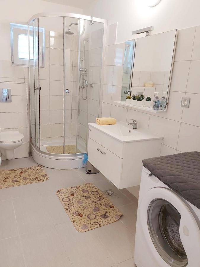 Kate Apartment 罗维尼 外观 照片